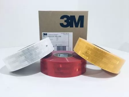 830953718_w640_h640_lenta-svetootrazhayuschaya-3m